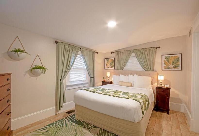 Номер Стандарт с Балконом, Hemingway House Bed And Breakfast