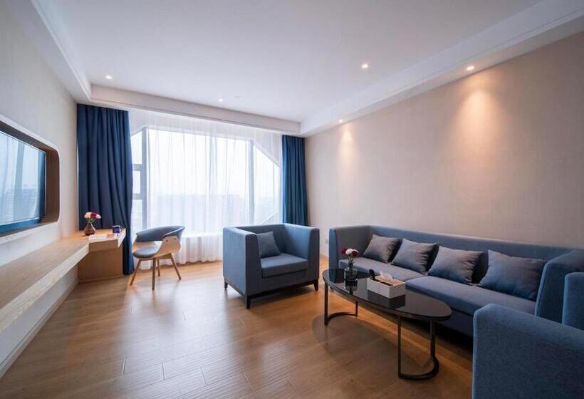 Люкс, Kyriad Hotel Heyuan Taoyuan International Store