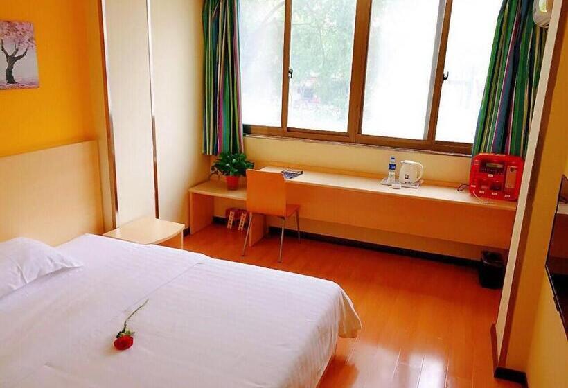 Номер Комфорт, 7days Inn Hanzhong Tianhan Avenue South Station