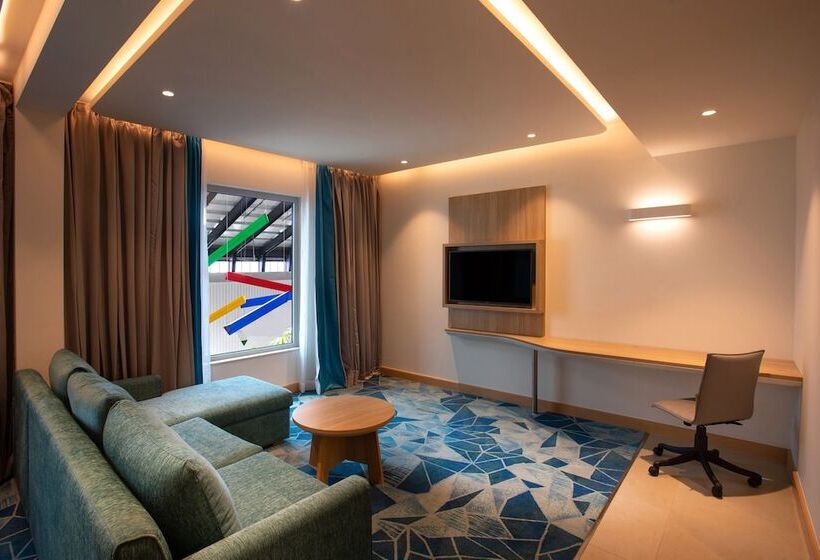 套房, Holiday Inn Express & Suites Bengaluru Old Madras Road, An Ihg