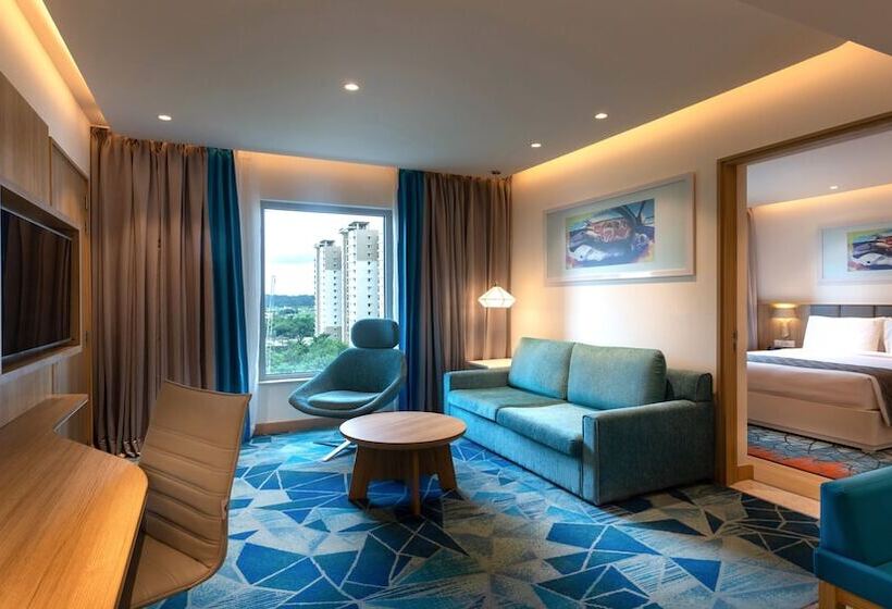 套房, Holiday Inn Express & Suites Bengaluru Old Madras Road, An Ihg