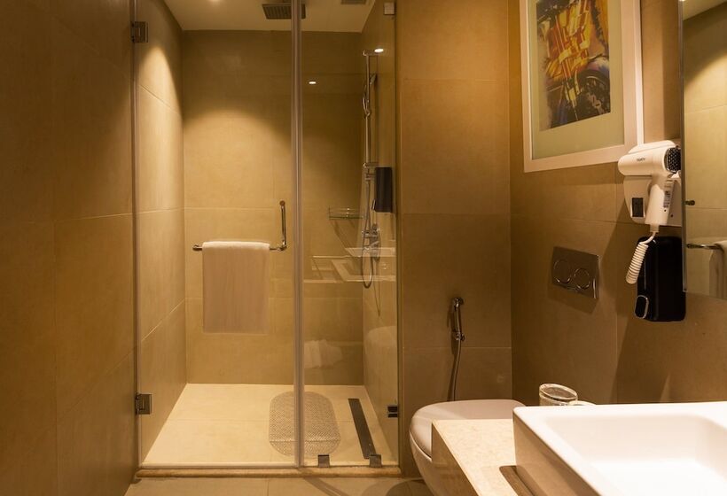 套房, Holiday Inn Express & Suites Bengaluru Old Madras Road, An Ihg