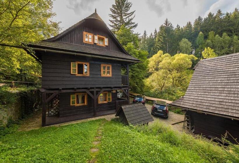 کلبه ییلاقی سوپریور یک خوابه, Valašské Chalupy Resort