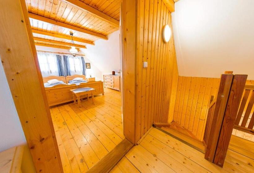 کلبه ییلاقی سوپریور یک خوابه, Valašské Chalupy Resort