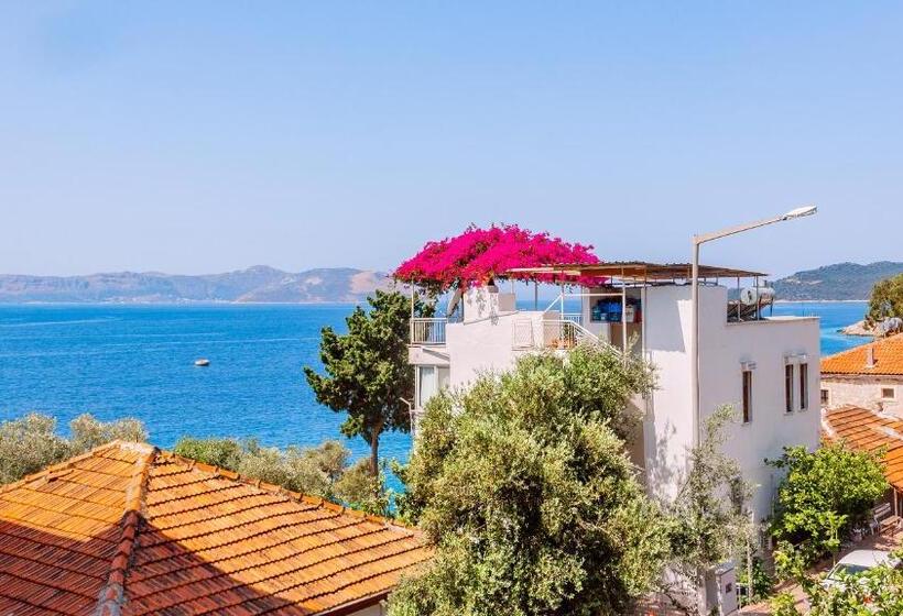 غرفة عائلية مطلّة علي البحر, Kaş Old Town