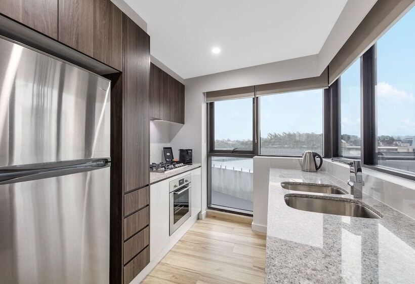 Люкс Deluxe 2 Спальни, Meriton Suites Church Street, Parramatta
