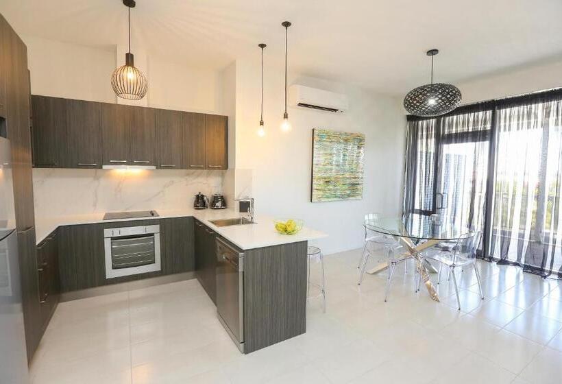 Апартаменты Premium 2 Спальни, Indulge Apartments  Cbd