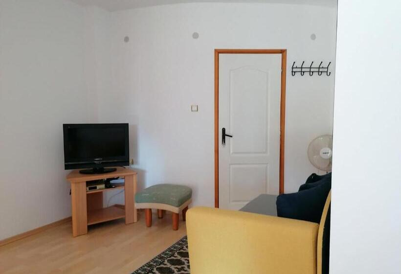 Апартаменты 1 Спальня, Guest House Sokratovi