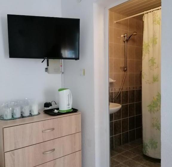 Номер Стандарт с Террасой, Guest House Sokratovi