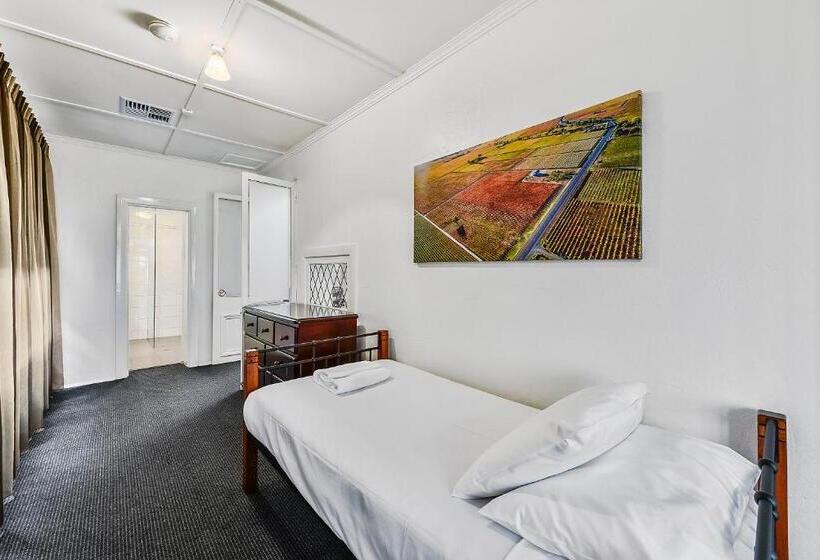 스위트, Wyatt Guest House