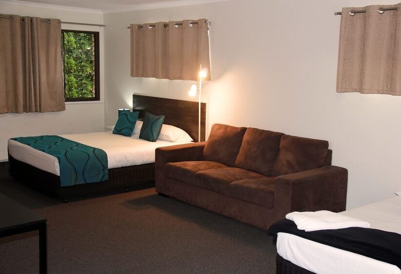 패밀리 룸, Motel In Nambour