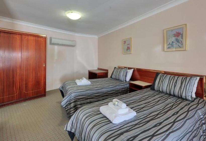 Семейный Номер, Southern Comfort Motor Inn