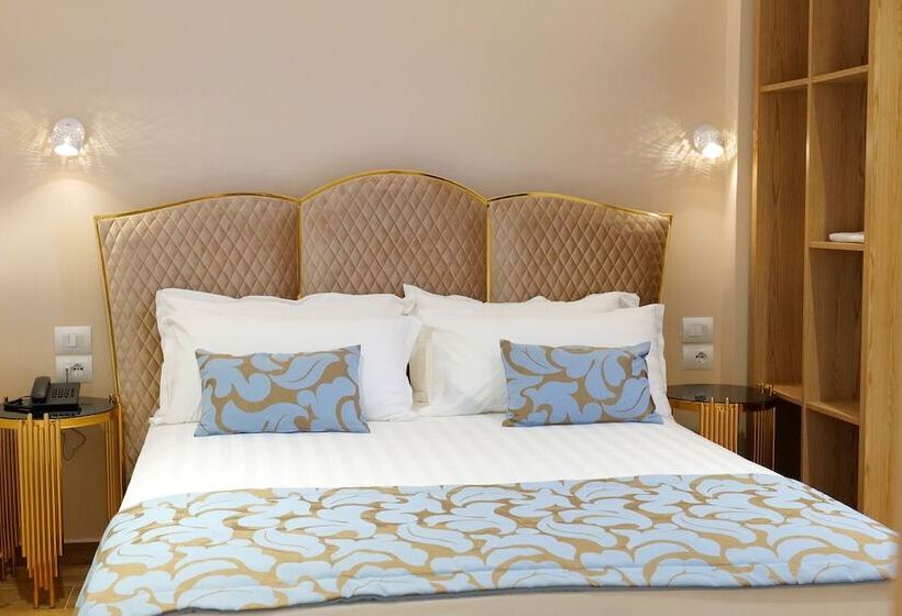 سوییت لوکس, Bora Bora Hotel Ksamil