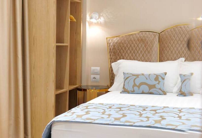 سوییت لوکس, Bora Bora Hotel Ksamil