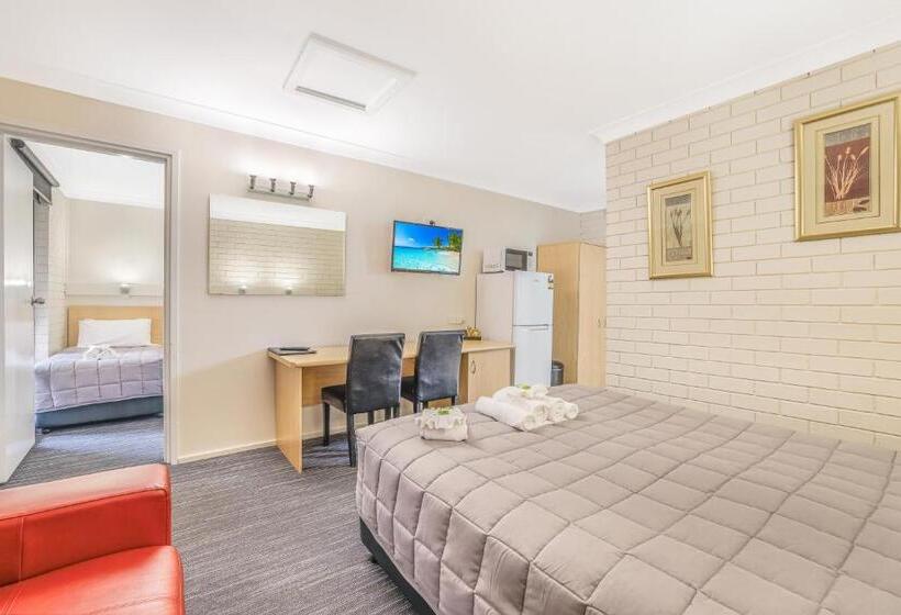 Семейный Полулюкс, Stagecoach Inn Motel
