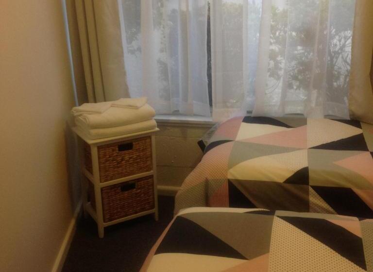 침실 2개 아파트, Motel Farnboro