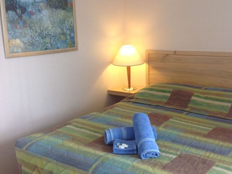 Номер Стандарт, Motel Farnboro