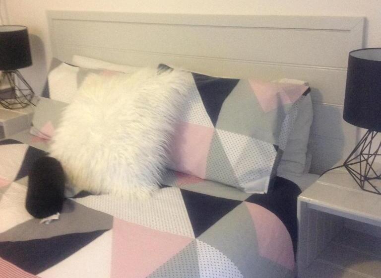 침실 2개 아파트, Motel Farnboro