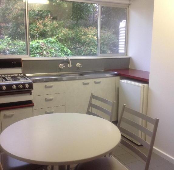 침실 2개 아파트, Motel Farnboro