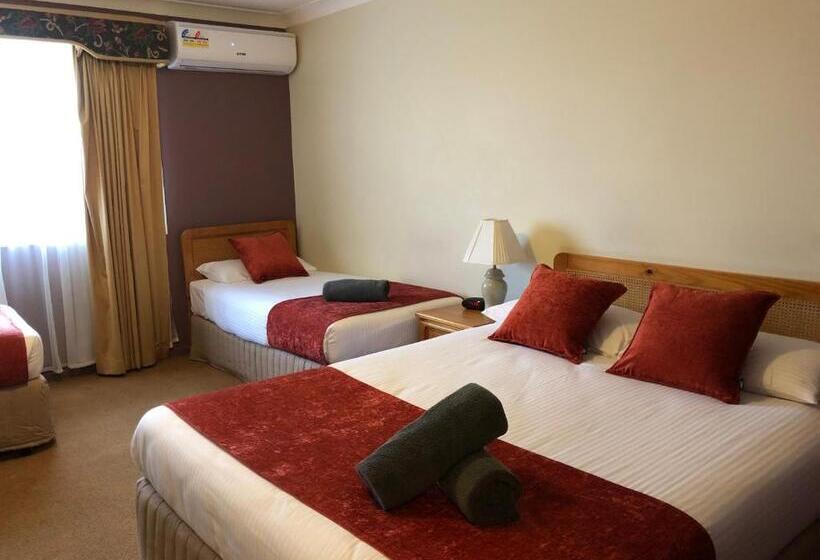 패밀리 룸, Highlands Motor Inn