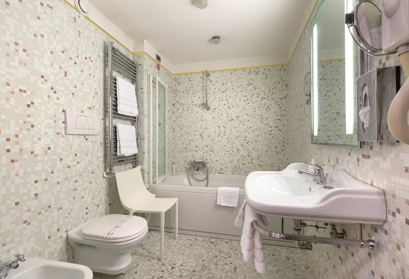 Junior Suite, Liassidi Palace
