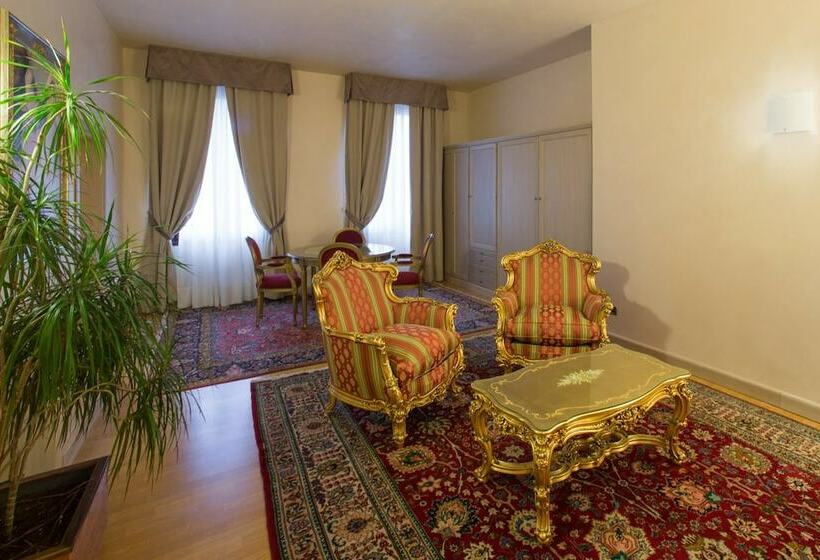 Suite, Liassidi Palace