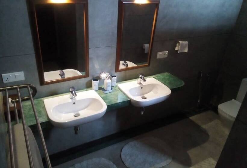 Трехместный Номер Deluxe, Yoho Monsoon Villa