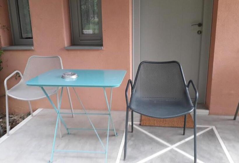 Полулюкс Одноместный с Террасой, Mazaraki Guesthouse