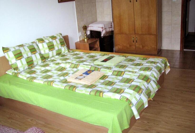 Номер Стандарт с Балконом, Guest House Familia