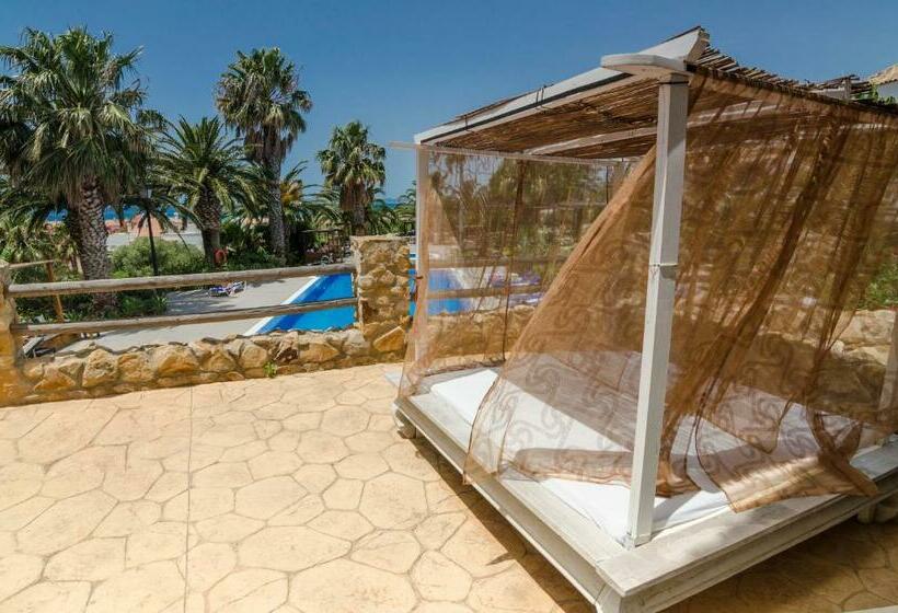 سوئیت جونیور با چشم‌انداز باغ, El Cortijo De Zahara By Qhotels