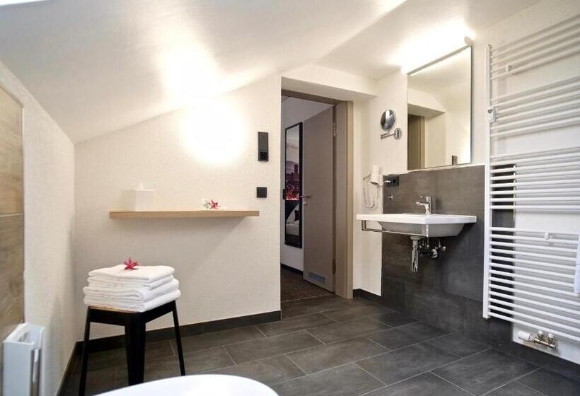 Номер Deluxe, Bahnhof Erzingen, Hotel, Coffee & More