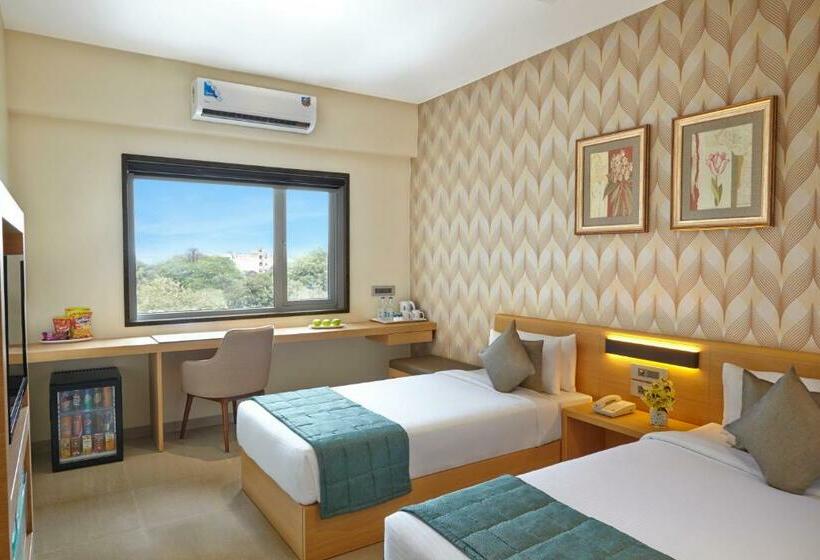 Номер Deluxe, Click Hotel, Junagadh