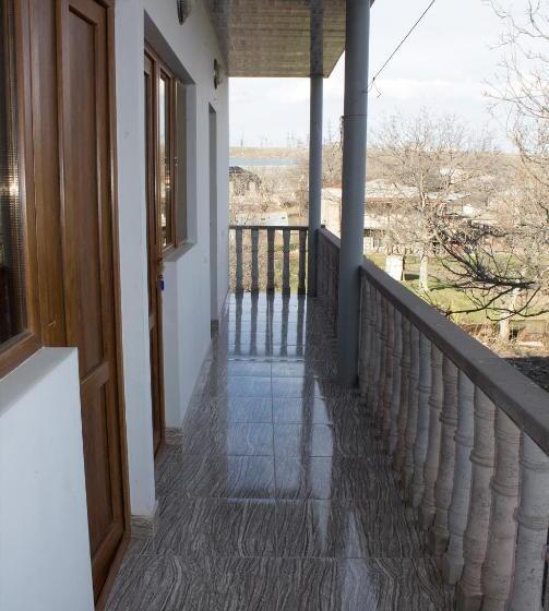 Quarto standard, Tatev Shinuhayr