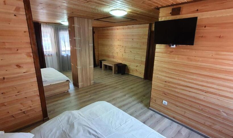 Четырехместный Номер Стандарт, Pensiune Agroturistică Casa Alex