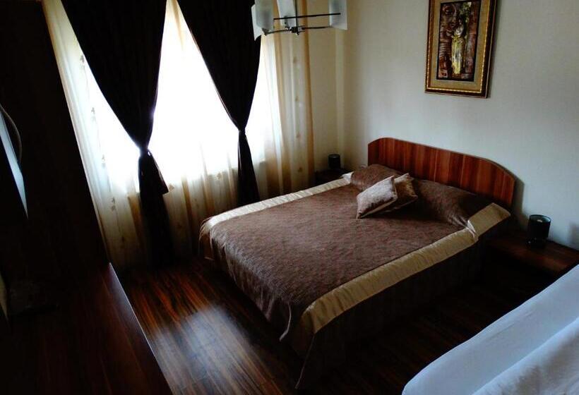 اتاق سوپریور سه تخته, Pensiunea Casa Maria