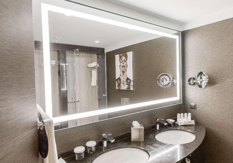 سوییت جونیور, Radisson Blu Leogrand