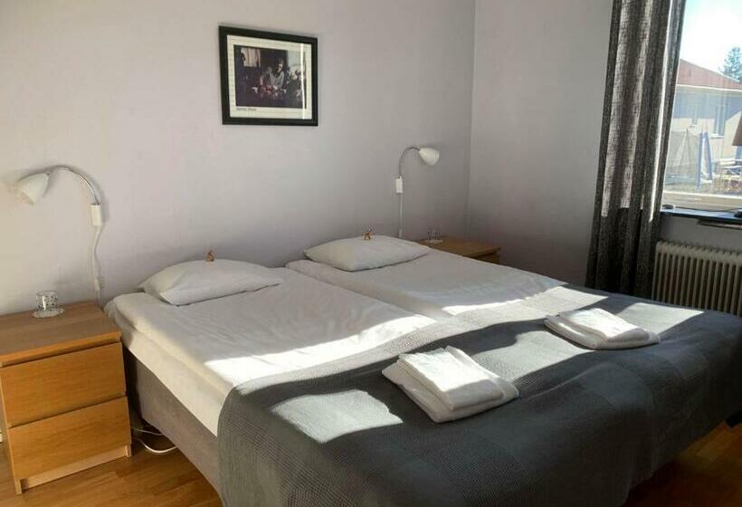 Номер Стандарт Совместная Ванная, Brålanda Hotell Och Vandrarhem