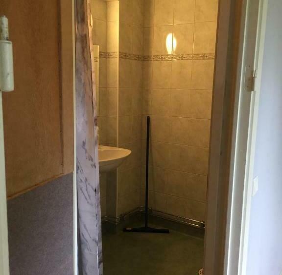 Апартаменты 1 Спальня, Brålanda Hotell Och Vandrarhem