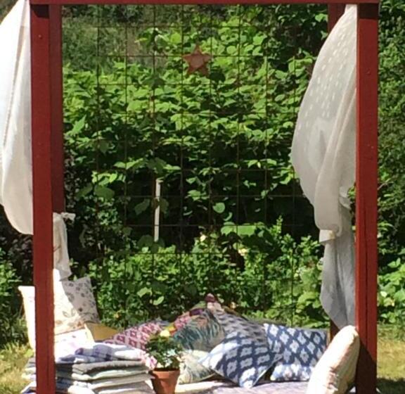 غرفة قياسية فردية حمام مشترك, Swedish Idyll