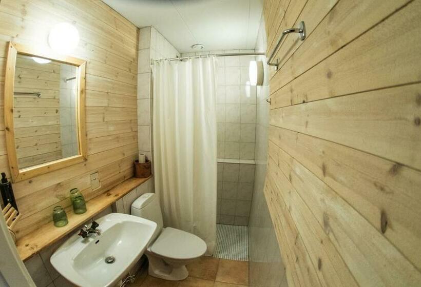 Семейный Номер, Vallåsens Värdshus Stf Hostel