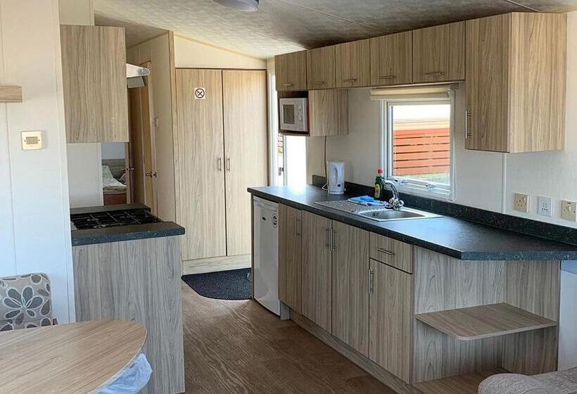 Дом 2 Спальни, Fishguard Holiday Park