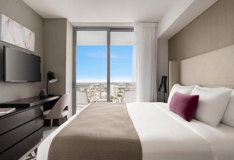 스위트 도시 전망, Hyde Beach House