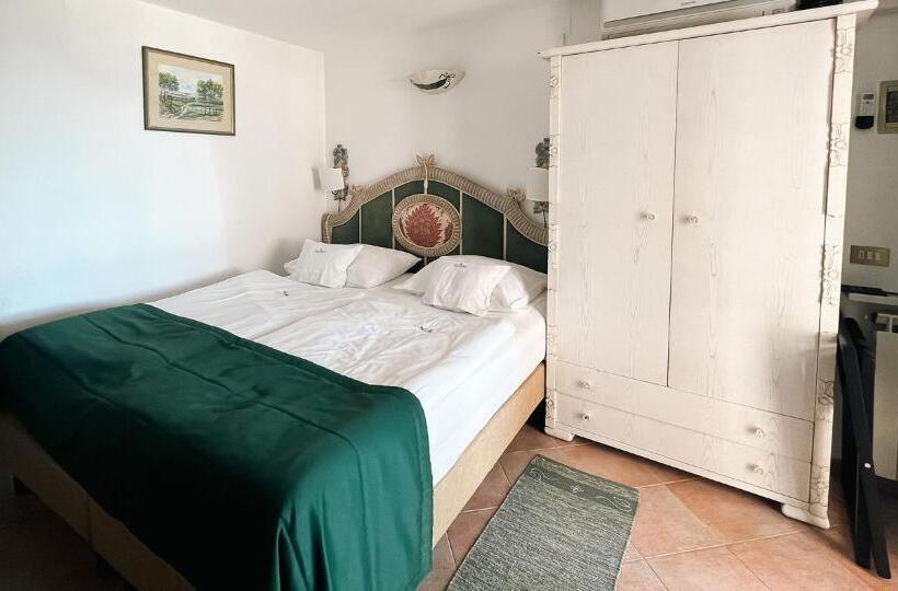 اتاق استاندارد با چشم‌انداز دریا, Villa Bellevue Portoroz Portorose