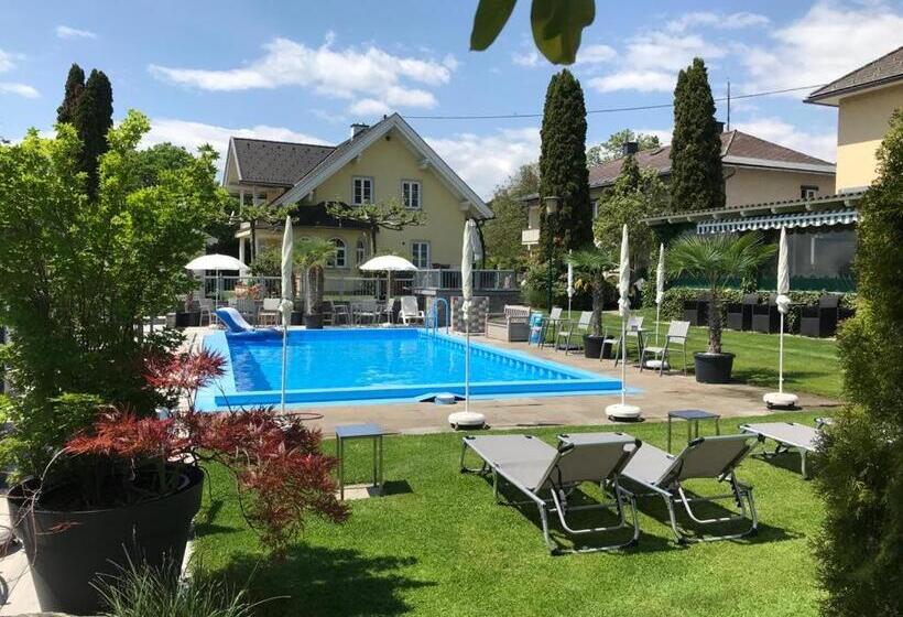 Семейный Номер, Ferienanlage Seehof