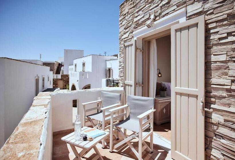 标准间, Naxos Magic Village