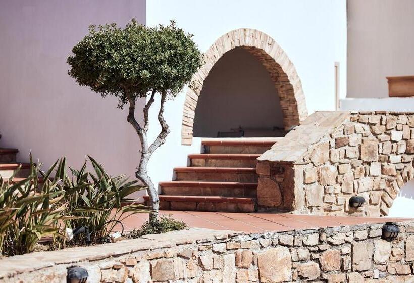家庭间侧面带海景, Naxos Magic Village