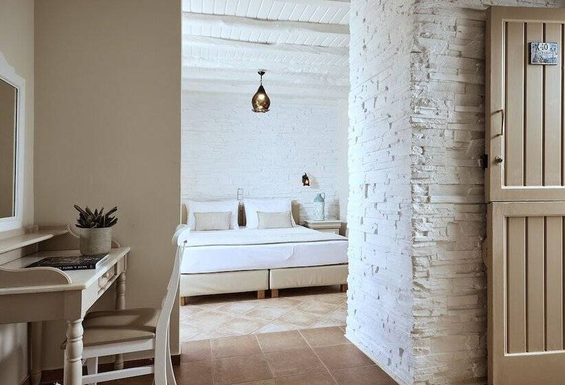 标准间, Naxos Magic Village