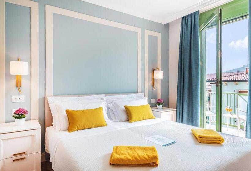 Номер Стандарт с Балконом, Sky Pool Hotel Sole Garda