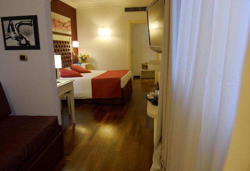 آپارتمان یک خوابه با دری مشترک که هال را جدا می کند., Trilussa Palace Hotel Congress & Spa