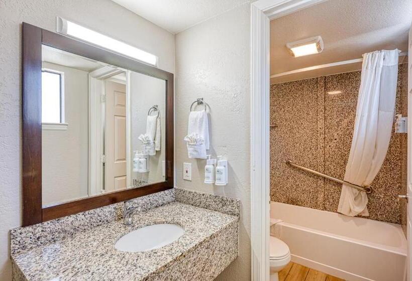 Номер Стандарт, Harbor House Inn